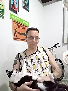 Snapshot of dinho_carioca chatting on October 2025 04:53:01 PM dinho carioca online show from October 2025 04:53:01 PM