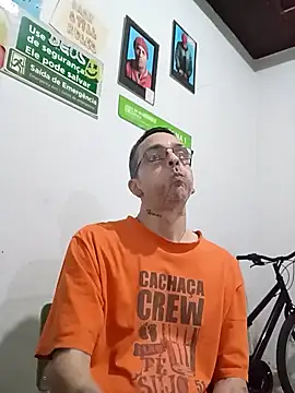 Snapshot of dinho_carioca chatting on September 2025 02:45:02 AM dinho carioca online show from September 2025 02:45:02 AM