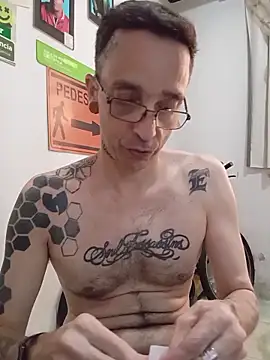 Snapshot of dinho_carioca chatting on December 2025 02:54:01 PM dinho carioca online show from December 2025 02:54:01 PM