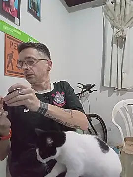 Snapshot of dinho_carioca chatting on November 2025 04:00:02 PM dinho carioca online show from November 2025 04:00:02 PM