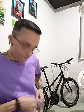 Snapshot of dinho_carioca chatting on October 2025 03:42:01 PM dinho carioca online show from October 2025 03:42:01 PM