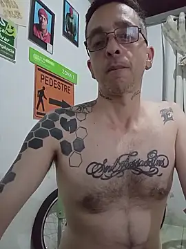 Snapshot of dinho_carioca chatting on December 2025 05:02:02 AM dinho carioca online show from December 2025 05:02:02 AM