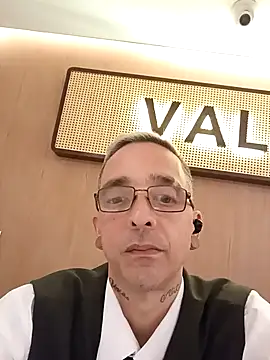 dinho carioca online show from February 2026 12:42:02 AM