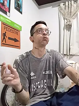 Snapshot of dinho_carioca chatting on November 2025 01:59:02 PM dinho carioca online show from November 2025 01:59:02 PM