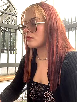 Laila Pink online show from October 2025 04:17:02 PM