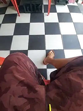 andrerj22 online show from November 2025 06:08:01 PM