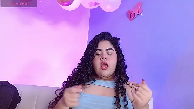 lourdes moon22 online show from December 2025 12:26:01 PM