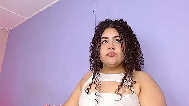 lourdes moon22 online show from October 2025 01:35:01 PM