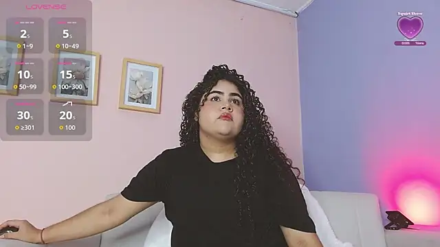lourdes moon22 online show from October 2025 01:34:01 PM