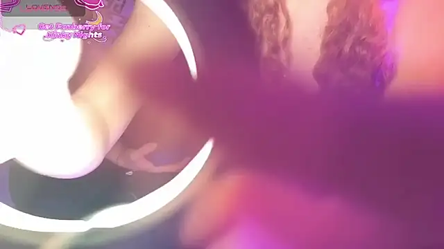 JuliCarl online show from February 2026 02:03:01 PM