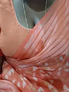 Snapshot of Silk_Smitha_27 chatting on November 2025 02:42:01 PM Silk Smitha 27 online show from November 2025 02:42:01 PM