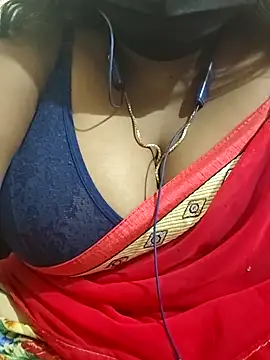 Snapshot of Silk_Smitha_27 chatting on November 2025 03:37:02 PM Silk Smitha 27 online show from November 2025 03:37:02 PM