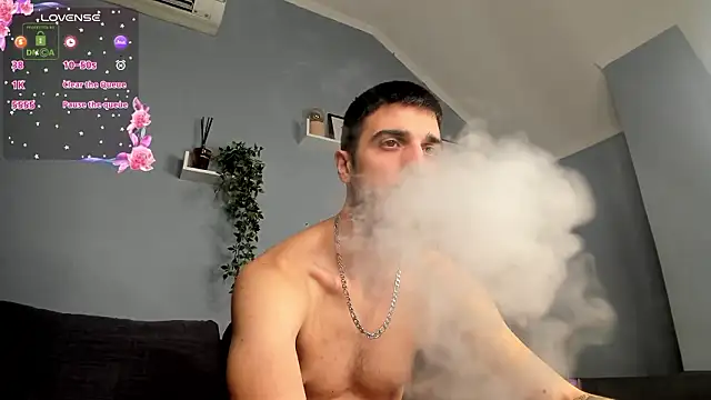 Snapshot of Zeyn_Edwards chatting on February 2026 12:21:01 PM Zeyn Edwards online show from February 2026 12:21:01 PM