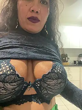 Lindarossyta online show from July 2026 07:44:02 PM