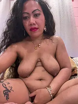 Lindarossyta online show from July 2026 08:20:01 PM