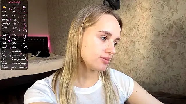 Snapshot of ElisabetLorney chatting on November 2025 08:25:02 AM ElisabetLorney online show from November 2025 08:25:02 AM