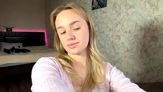 Snapshot of ElisabetLorney chatting on November 2025 08:03:02 AM ElisabetLorney online show from November 2025 08:03:02 AM