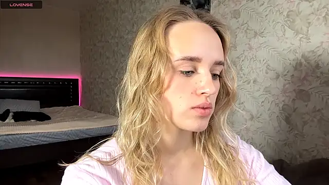 Snapshot of ElisabetLorney chatting on November 2025 08:07:01 AM ElisabetLorney online show from November 2025 08:07:01 AM