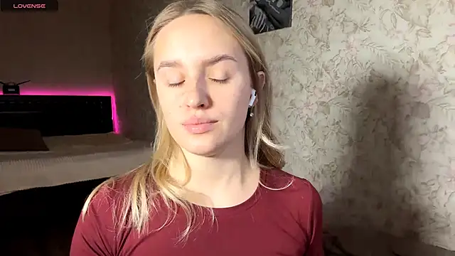 Snapshot of ElisabetLorney chatting on December 2025 08:05:02 AM ElisabetLorney online show from December 2025 08:05:02 AM