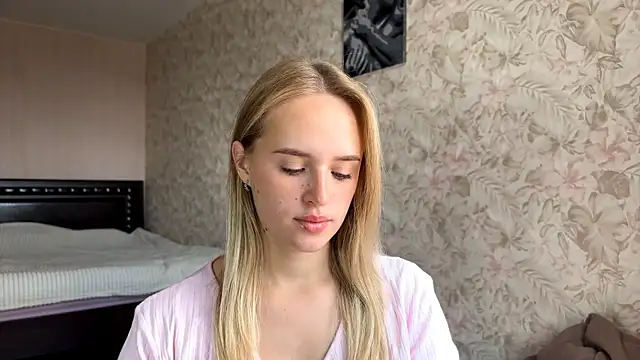 Snapshot of ElisabetLorney chatting on September 2025 08:03:01 AM ElisabetLorney online show from September 2025 08:03:01 AM