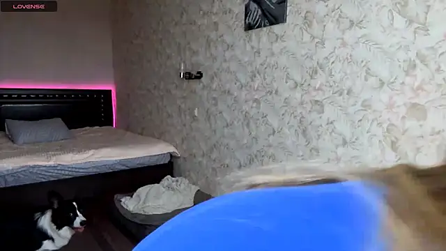 Snapshot of ElisabetLorney chatting on November 2025 08:07:02 AM ElisabetLorney online show from November 2025 08:07:02 AM