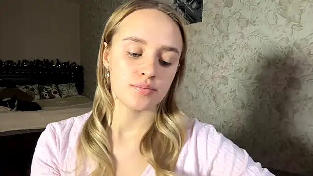 Snapshot of ElisabetLorney chatting on December 2025 08:03:02 AM ElisabetLorney online show from December 2025 08:03:02 AM