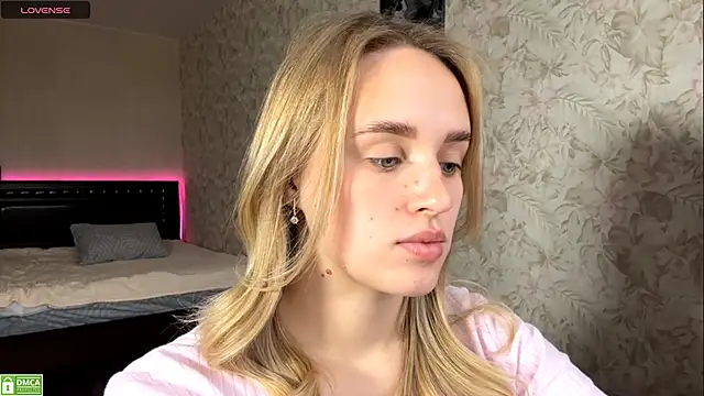 Snapshot of ElisabetLorney chatting on November 2025 08:08:01 AM ElisabetLorney online show from November 2025 08:08:01 AM