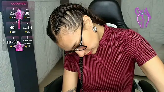 Miah Jones r  online show from September 2025 12:38:02 PM