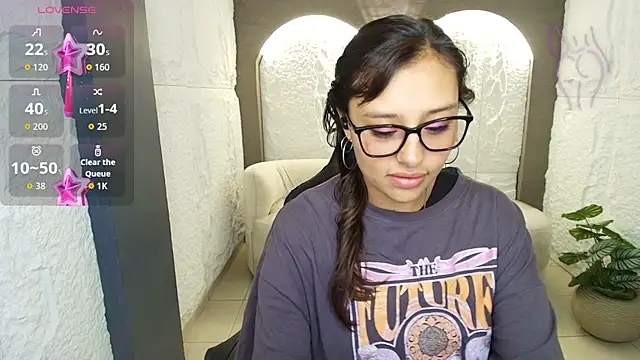 Miah Jones r  online show from September 2025 12:44:02 PM