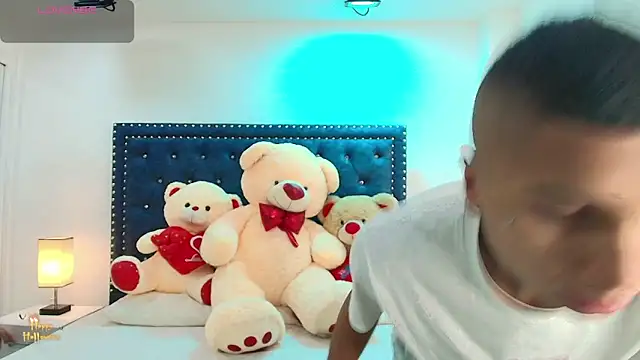 Damian and roxanne online show from October 2025 12:30:02 PM