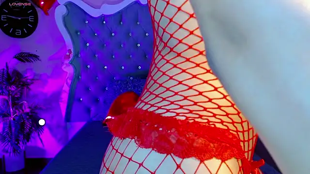 Honey Moontsts online show from February 2026 12:16:02 PM