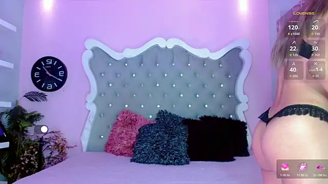 Honey Moontsts online show from January 2026 12:00:01 PM