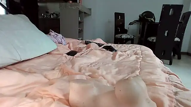 Alejandro92 cali online show from February 2026 08:18:01 PM