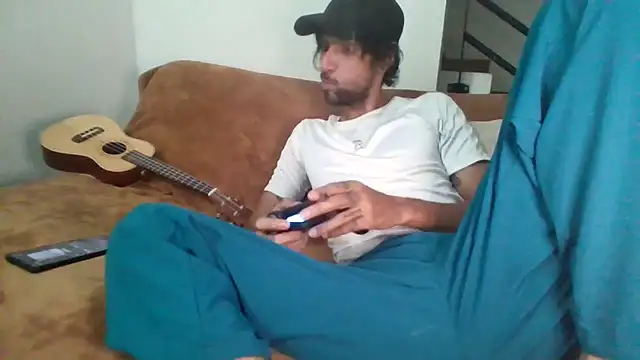 Snapshot of Alejandro92_cali chatting on June 2026 10:48:02 PM Alejandro92 cali online show from June 2026 10:48:02 PM