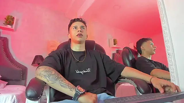 liaamsmiith  online show from January 2026 12:11:02 PM