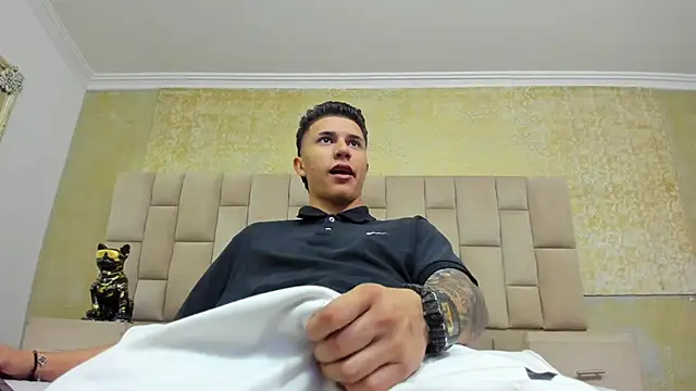 liaamsmiith  online show from November 2025 12:21:02 PM