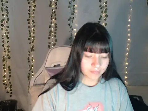 Zulema R1 online show from October 2025 06:18:02 AM