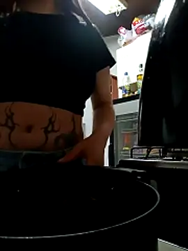 Zulema R1 online show from April 2026 10:50:01 PM