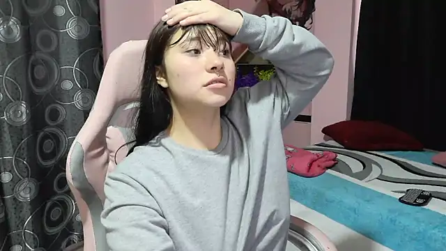 Zulema R1 online show from April 2026 10:37:02 PM