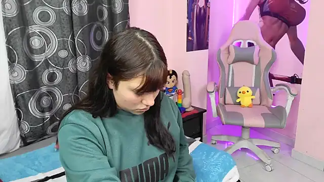 Zulema R1 online show from February 2026 03:18:02 AM