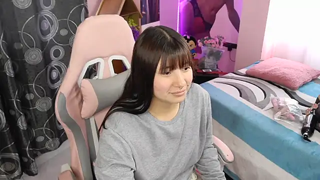 Zulema R1 online show from April 2026 09:32:02 PM