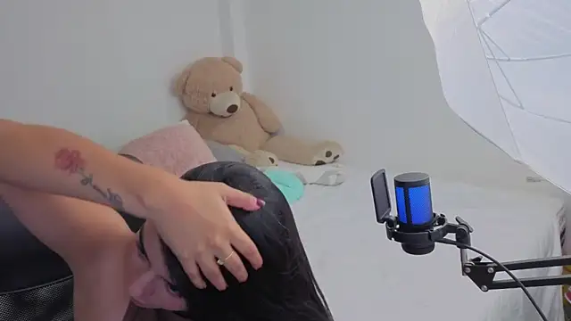 valerihouse online show from April 2026 01:10:01 AM