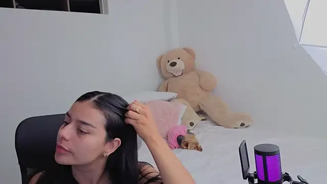 valerihouse online show from December 2025 12:50:01 AM