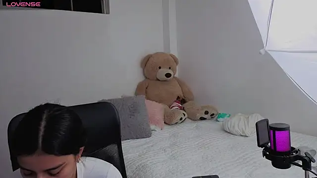 valerihouse online show from January 2026 01:31:01 AM