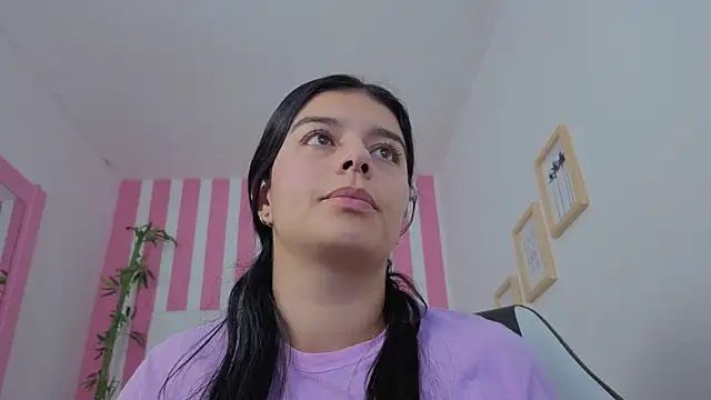 valerihouse online show from December 2025 10:55:01 PM