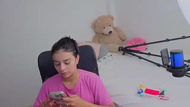 valerihouse online show from April 2026 01:34:01 AM