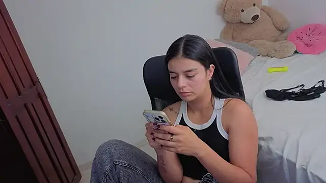 valerihouse online show from April 2026 01:35:02 AM