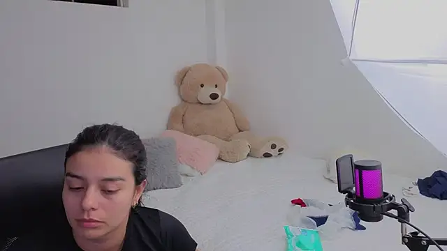 valerihouse online show from January 2026 12:58:02 AM