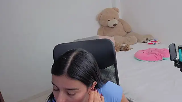 valerihouse online show from April 2026 01:01:01 AM