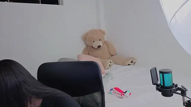 valerihouse online show from April 2026 02:18:01 AM